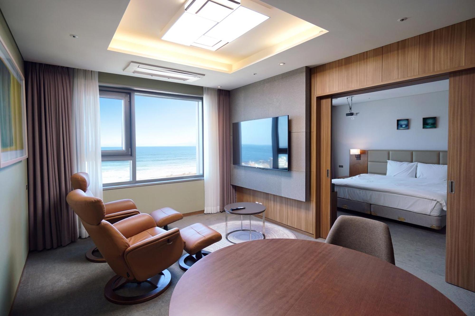 Grabel Hotel Jeju Exterior photo