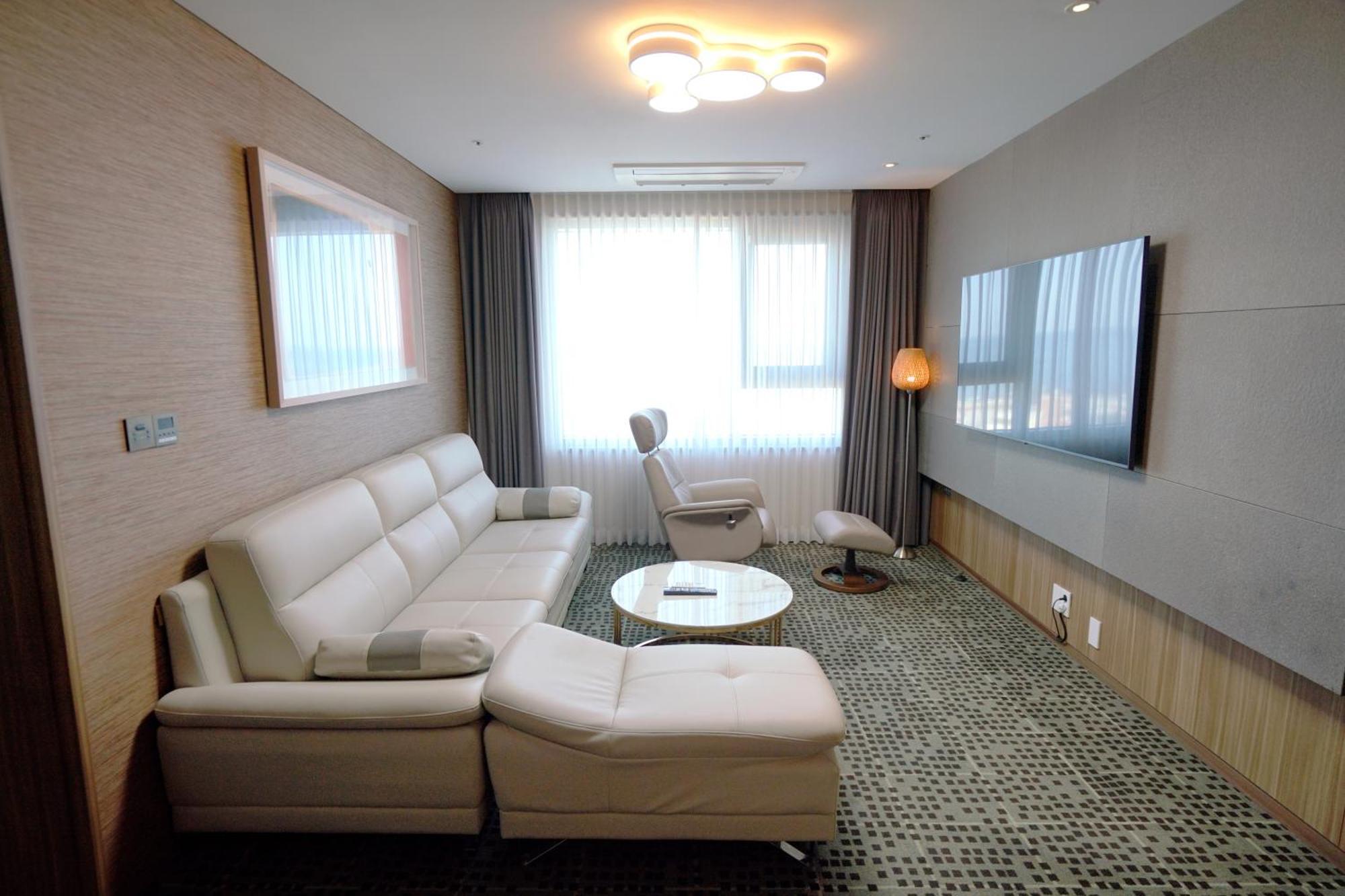 Grabel Hotel Jeju Exterior photo